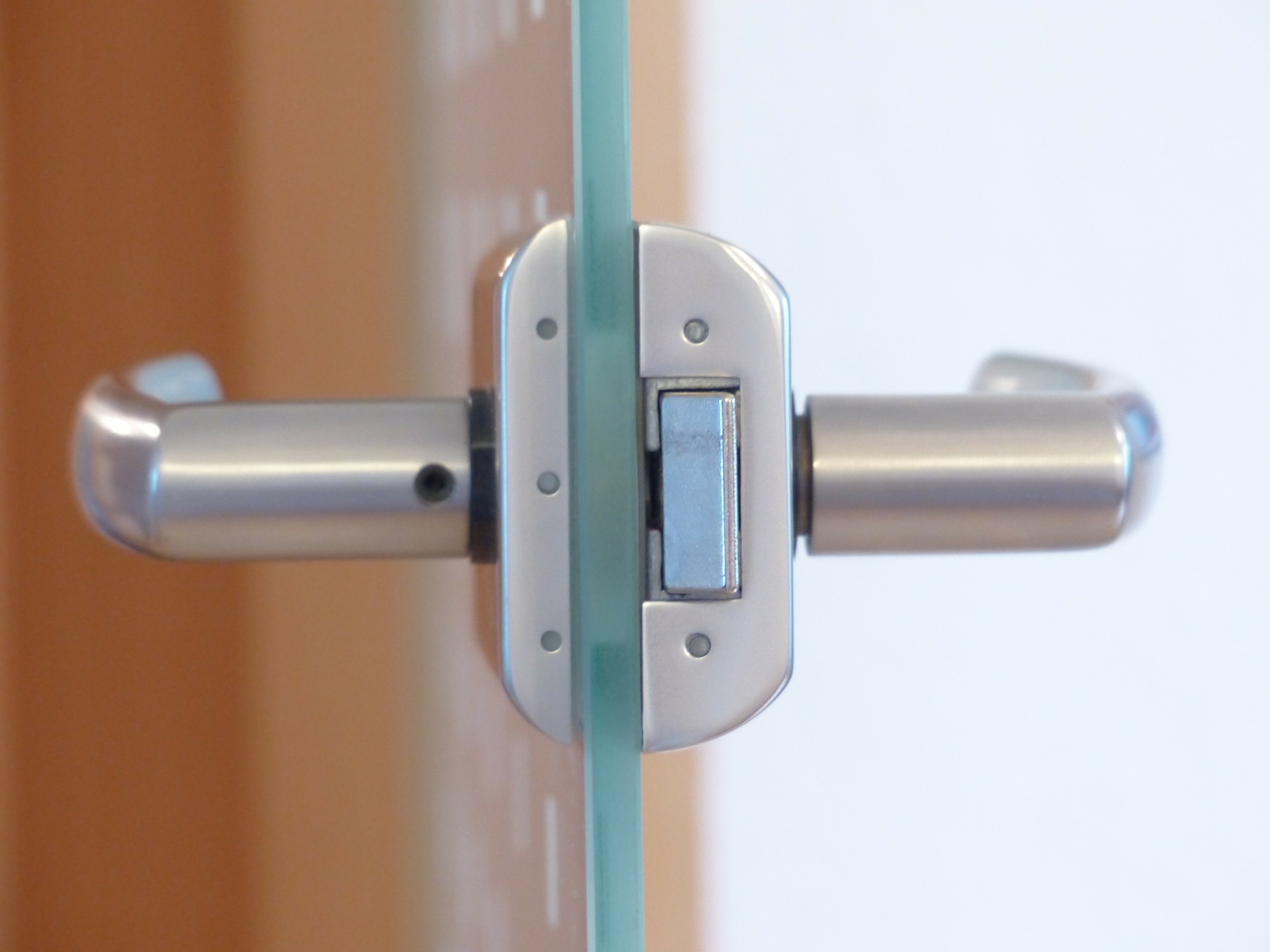Commercial locksmith services